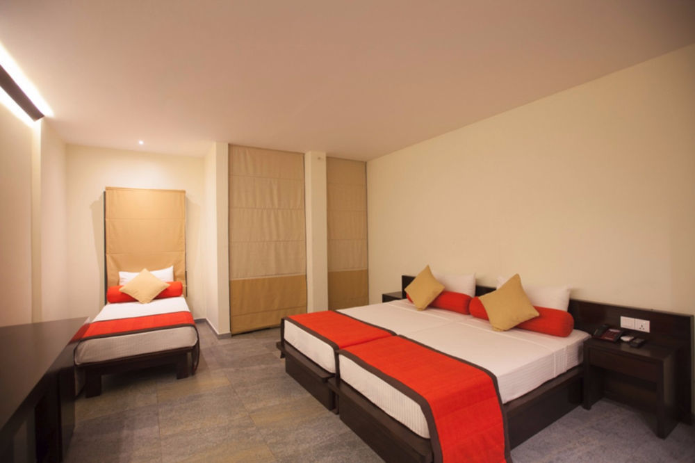 Oak Ray City Hotel Κάντι Εξωτερικό φωτογραφία