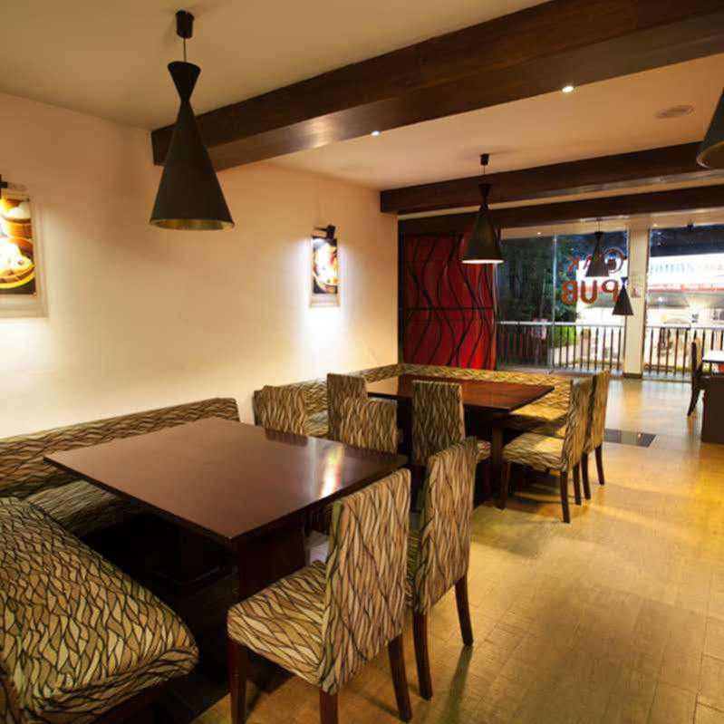 Oak Ray City Hotel Κάντι Εξωτερικό φωτογραφία
