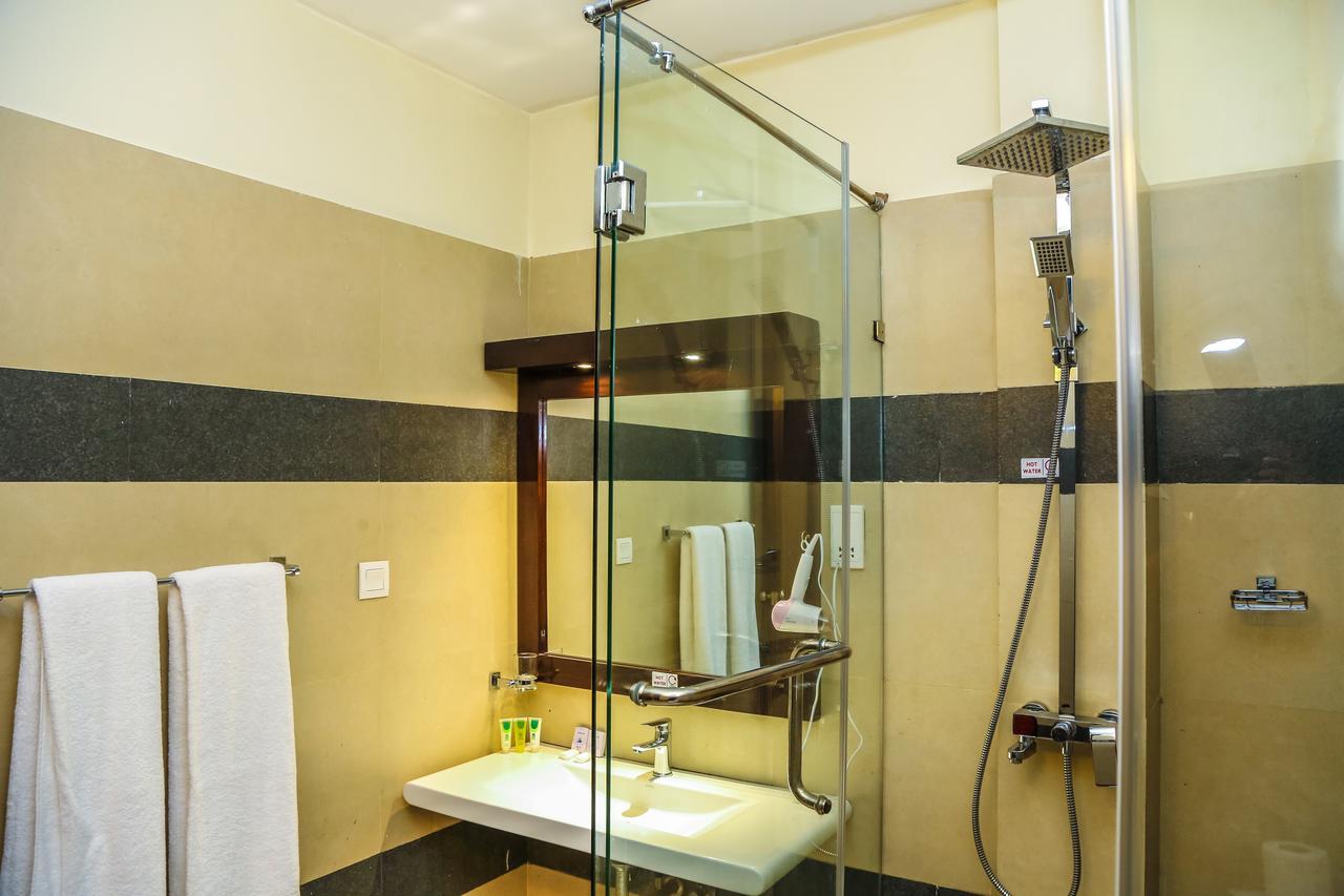 Oak Ray City Hotel Κάντι Εξωτερικό φωτογραφία