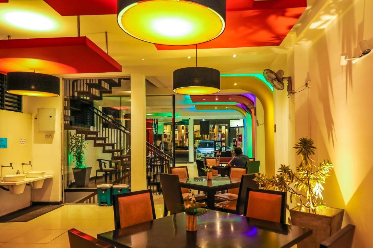 Oak Ray City Hotel Κάντι Εξωτερικό φωτογραφία